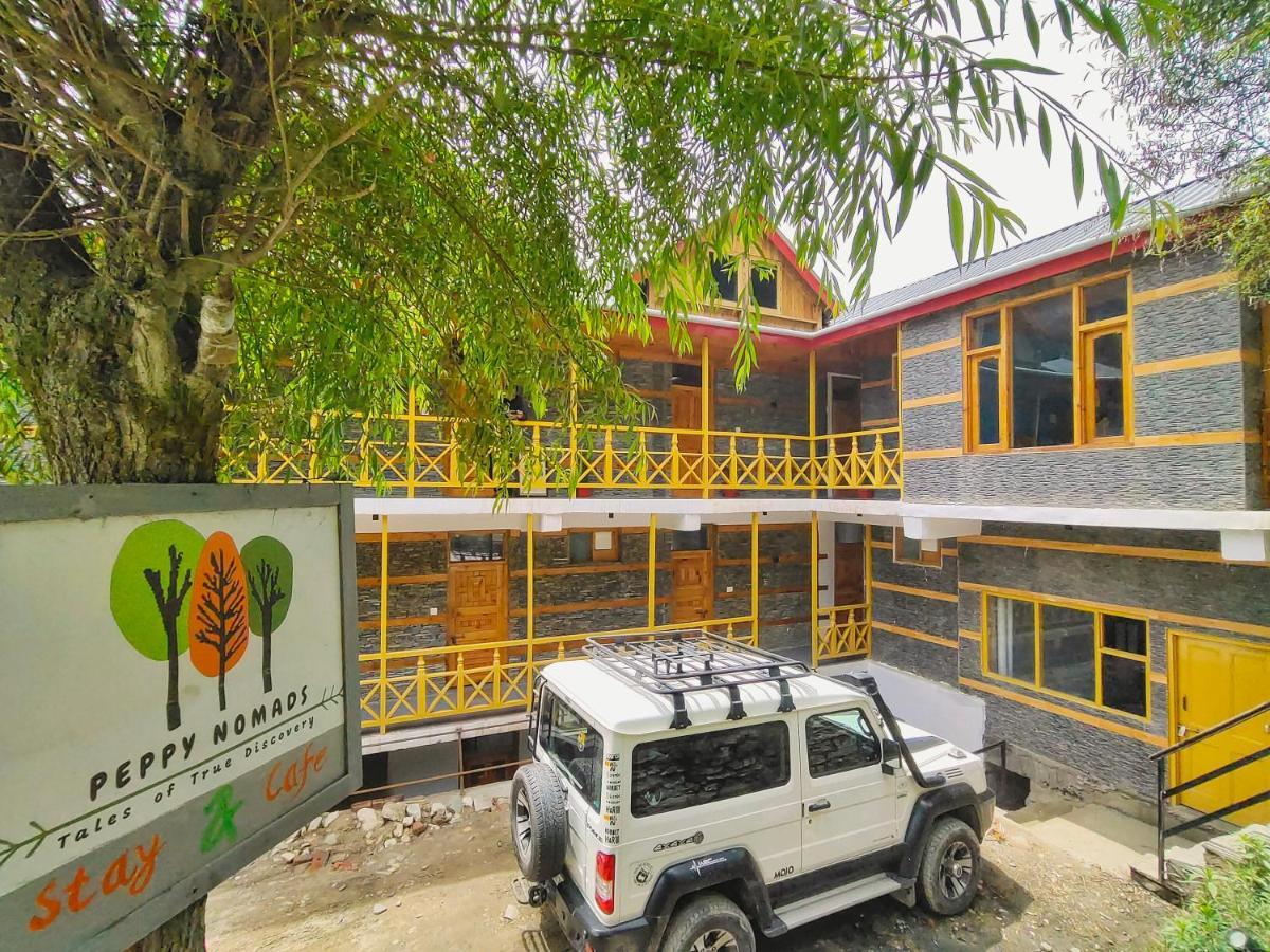 Peppy Nomads Luxuria Hotel Jibhi Exterior photo